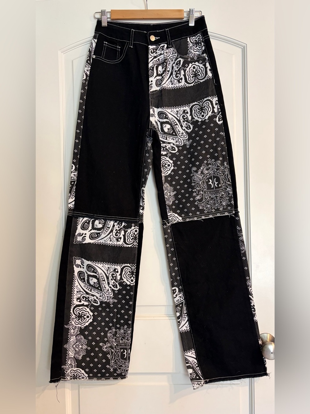 Black & White Bandana Patchwork Women’s Jeans Size 26 EUC